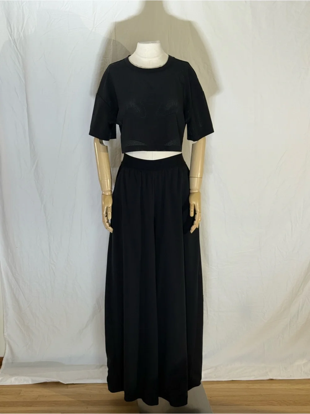 Alo Yoga Mesh Mirage Set- Small top and Extra Small pants